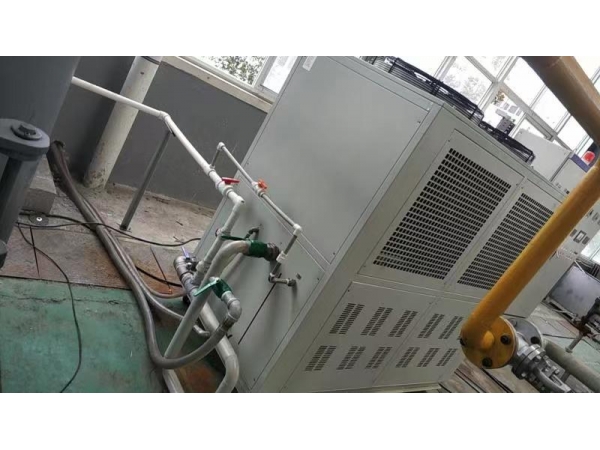 分析防止螺杆式冷冻机液压油被冷却水污染的方法